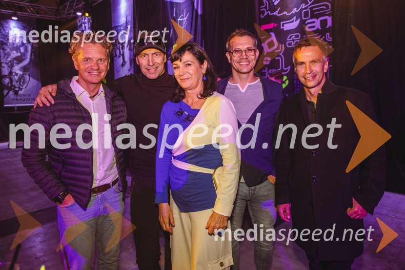  ... ;  Sandi Murovec - Muri ,  kreator OI oblačil;  Nataša Berginc, direktorica podjetja Co. Andraž d.o.o.;  ... ;  ... AND by Andraž, modna revija ob 35 letnici znamke