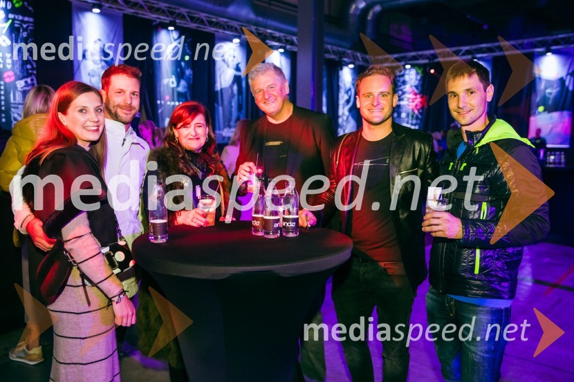  ... ;  ... ;  ... ;  ... ;  Tim  Mastnak, deskar na snegu ;  ... AND by Andraž, modna revija ob 35 letnici znamke