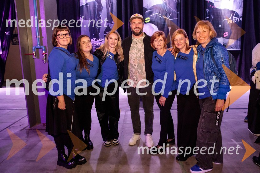  ... ;  ... ;  ... ;  ... ;  Filip Flisar, nekdanji smučar prostega sloga in lastnik blagovne znamke Pohorska šunka;  ... ;  ... AND by Andraž, modna revija ob 35 letnici znamke