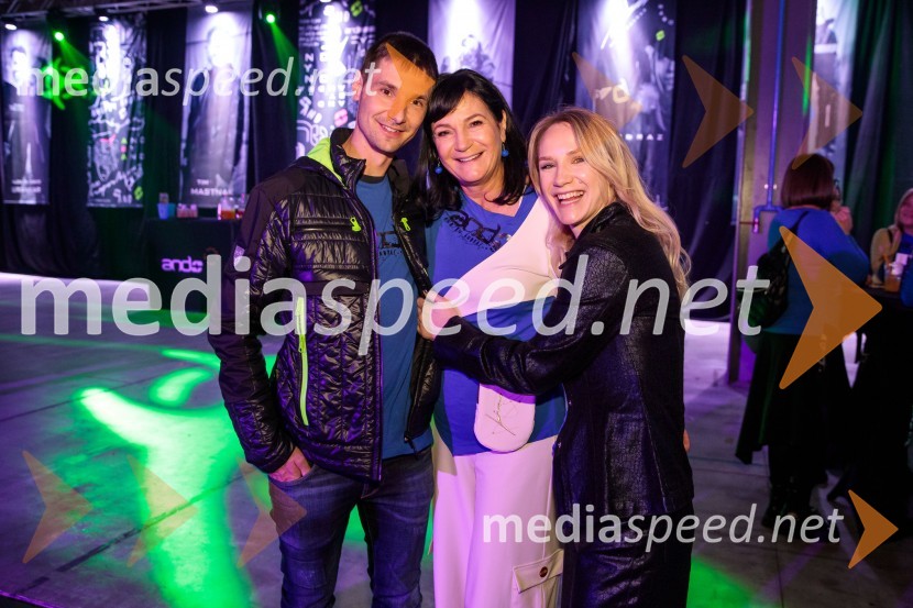  ... ;  Nataša Berginc, direktorica podjetja Co. Andraž d.o.o.;  ... AND by Andraž, modna revija ob 35 letnici znamke