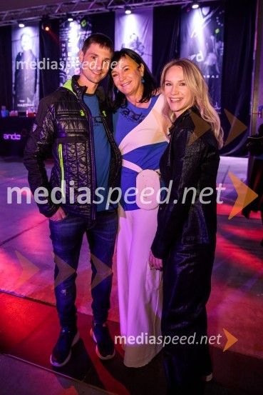  ... ;  Nataša Berginc, direktorica podjetja Co. Andraž d.o.o.;  ... AND by Andraž, modna revija ob 35 letnici znamke