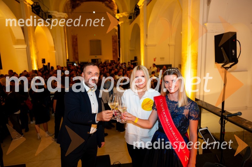  Borut  Cvetko, kreativni direktor, Mediaspeed d.o.o.;  Natalija Cvetko, Mediaspeed d.o.o.;  Maruša Mukenauer, Mariborska vinska kraljica 20239. salon štajerskih mladih vin Pubec 2024 v Mariboru