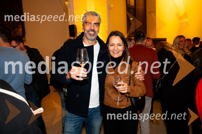  Bor Greiner, odgovorni urednik, Radio City;  Katarina Manske, direktorica, Štajerski avto dom9. salon štajerskih mladih vin Pubec 2024 v Mariboru