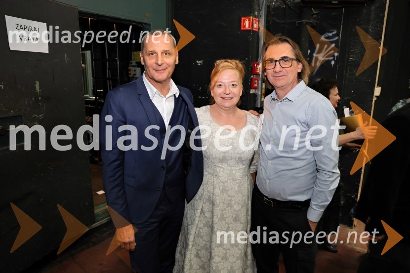  Danilo Rošker, direktor SNG Maribor;  Mateja  Pucko, igralka;  Aleksandar  Popovski, režiser, umetniški direktor Drame SNG MariborMalomeščanska svatba na odru Drame SNG Maribor