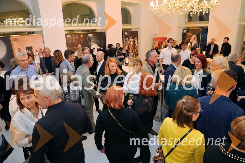 Malomeščanska svatba na odru Drame SNG Maribor