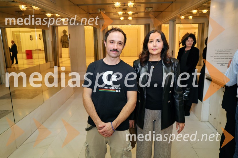  Nejc Ropert, igralec;  Ksenija Mišič, igralkaMalomeščanska svatba na odru Drame SNG Maribor