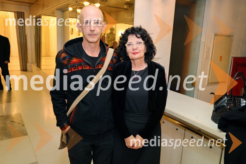  Davor Herga, igralec;  ... Malomeščanska svatba na odru Drame SNG Maribor