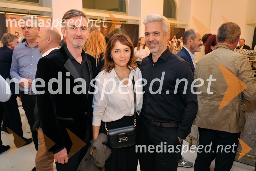  Marko Lukić, lastnik in direktor družbe Lumar IG;  Tina Rajterič;  Marko Arsenovič, managing director, s.Oliver Slovenia & CroatiaMalomeščanska svatba na odru Drame SNG Maribor