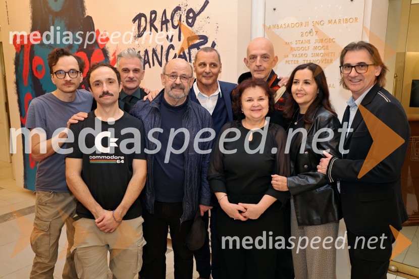  Matija Stipanič, igralec;  Nejc Ropert, igralec;  Vladimir Vlaškalić, igralec;  Vlado Novak, igralec;  Danilo Rošker, direktor SNG Maribor;  Irena Varga, igralka;  Davor Herga, igralec;  Ksenija Mišič, igralka;  Aleksandar  Popovski, režiser, umetniški direktor Drame SNG MariborMalomeščanska svatba na odru Drame SNG Maribor