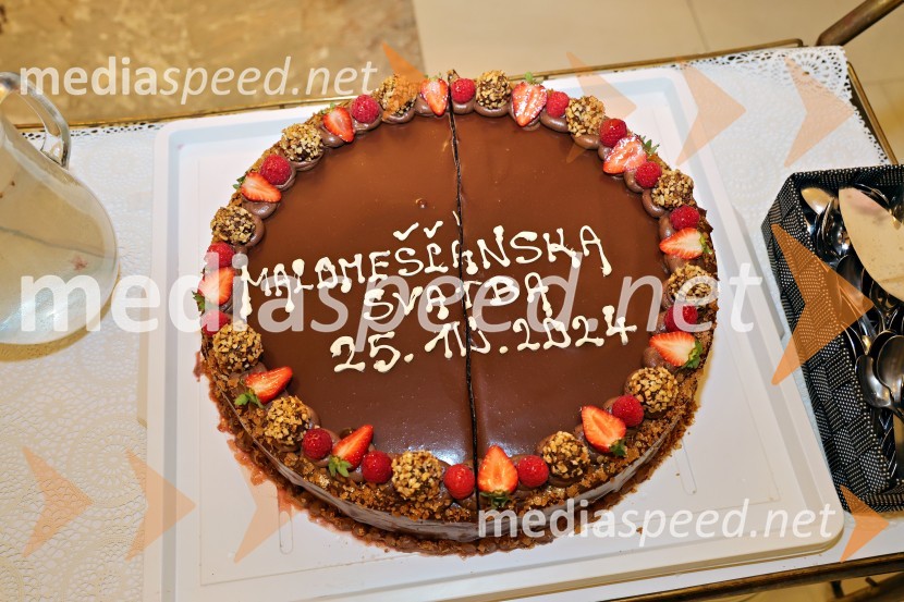 Malomeščanska svatba na odru Drame SNG Maribor