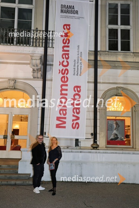 Malomeščanska svatba na odru Drame SNG Maribor