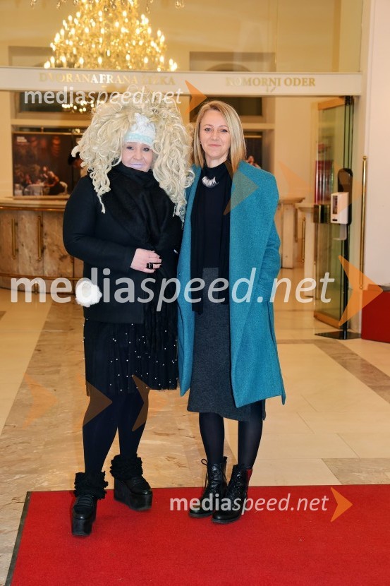 Malomeščanska svatba na odru Drame SNG Maribor