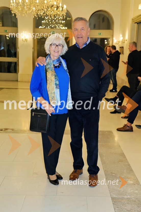  Marija Naberšnik;  Drago NaberšnikMalomeščanska svatba na odru Drame SNG Maribor