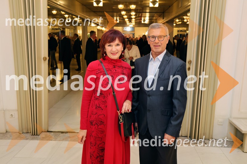 Malomeščanska svatba na odru Drame SNG Maribor