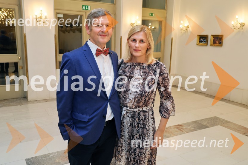  Primož Premzl, založnik, zbiratelj in galerist;  ... Malomeščanska svatba na odru Drame SNG Maribor