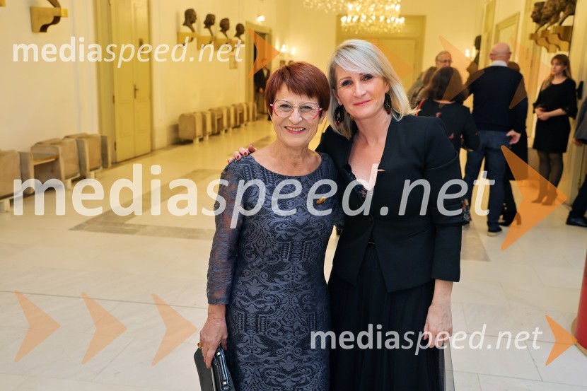  ... ;  Anja  Žižek, marketing SNG MariborMalomeščanska svatba na odru Drame SNG Maribor