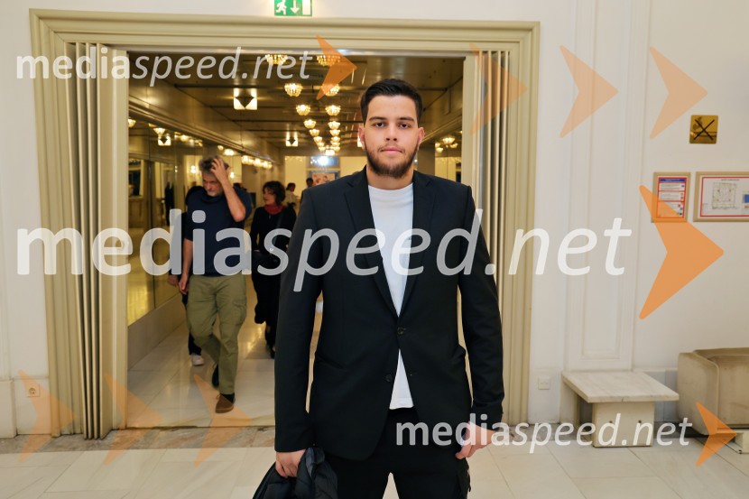  Angel Lav GrahovacMalomeščanska svatba na odru Drame SNG Maribor