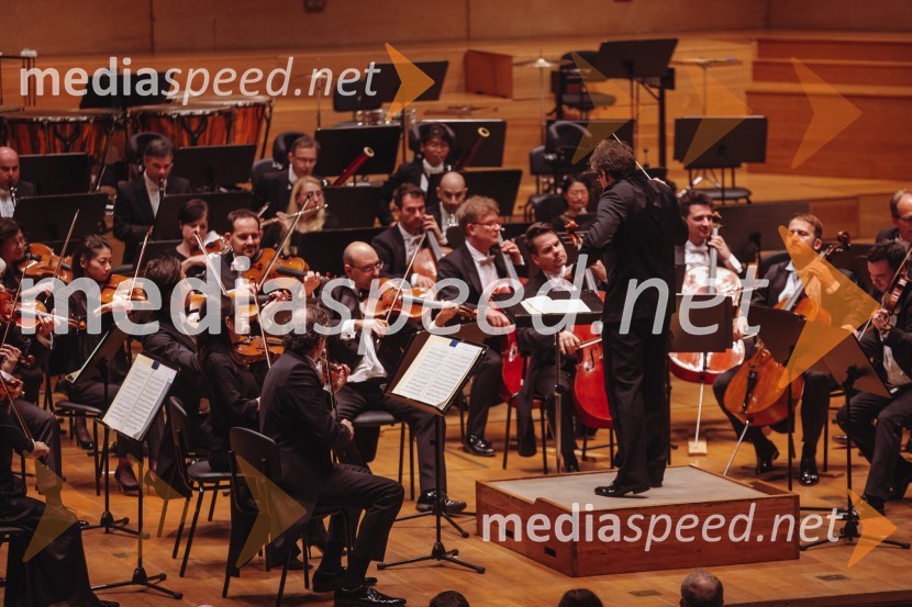  Jakub Hrůša, dirigentBamberški simfoniki, koncert v Cankarjevem domu