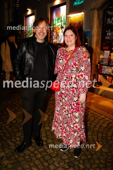  Danijel Malalan, igralec;  Teja Pelko, novinarkaUmetnost preživetja, premiera predstave v Mini teatru