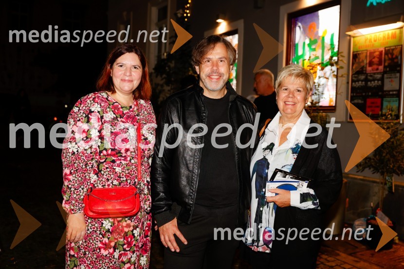  Teja Pelko, novinarka;  Danijel Malalan, igralec;  Irena  Butoln, germanistkaUmetnost preživetja, premiera predstave v Mini teatru