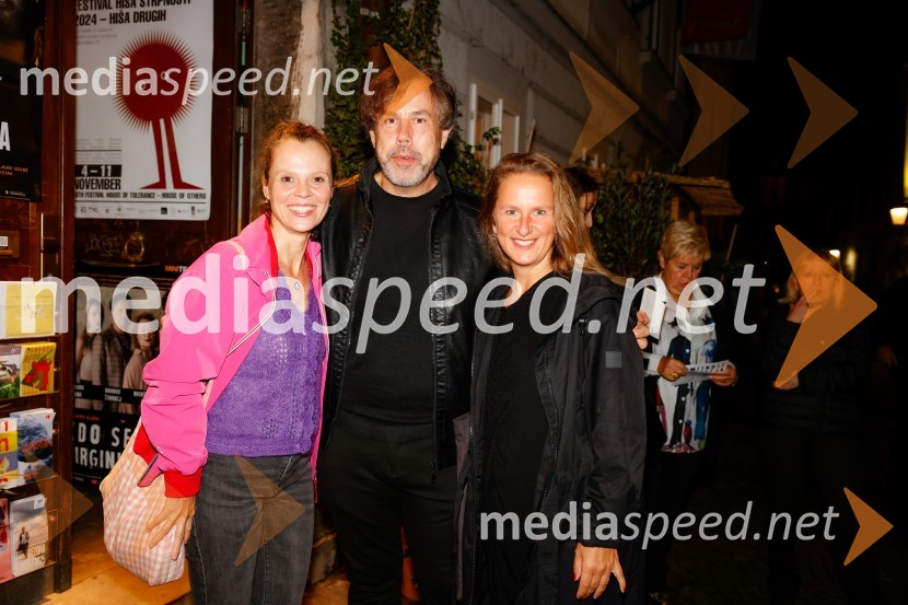  ... ;  Danijel Malalan, igralec;  Ajda Rooss, Umetniška vodja Lutkovnega gledališča LjubljanaUmetnost preživetja, premiera predstave v Mini teatru