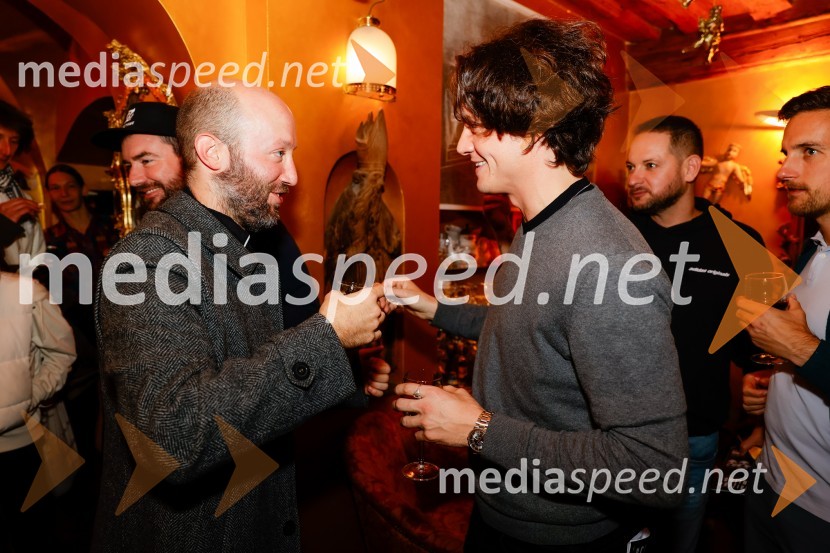  Tines Špik, igralec;  Domen Valič, igralecUmetnost preživetja, premiera predstave v Mini teatru