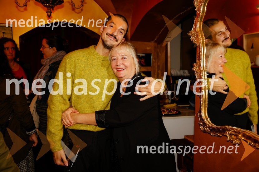  Inan Sven Du Swami, igralec, režiser;  ... Umetnost preživetja, premiera predstave v Mini teatru