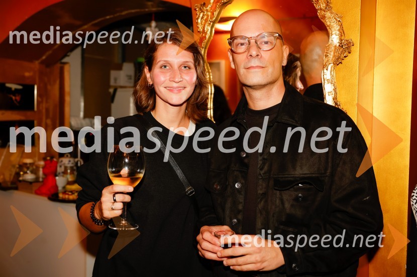  ... ;  Branislav Cerović, producentUmetnost preživetja, premiera predstave v Mini teatru