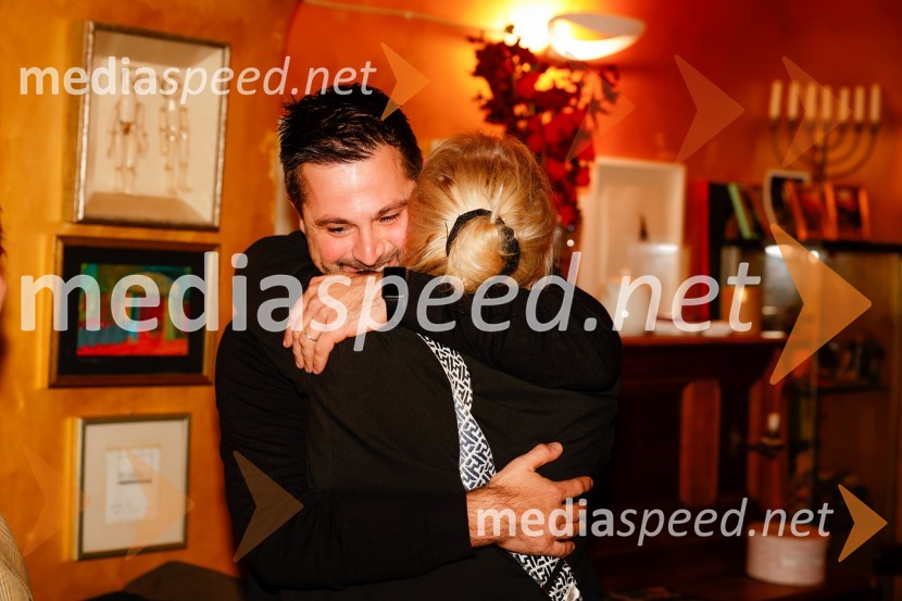  Tadej Pišek, igralec;  ... Umetnost preživetja, premiera predstave v Mini teatru