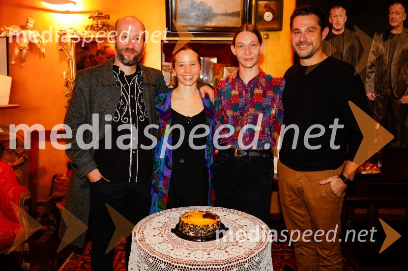  Tines Špik, igralec;  Mojca Špik;  Anamaria Bagarić, plesalka;  Tadej Pišek, igralecUmetnost preživetja, premiera predstave v Mini teatru