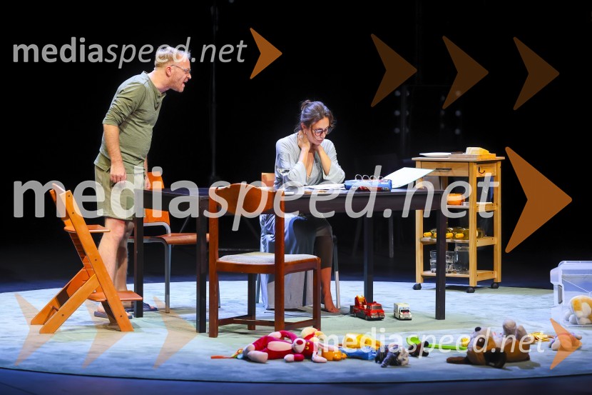  Rok  Matek, igralec;  Anja Drnovšek, igralkaTri verzije življenja, premiera Gledališče Koper