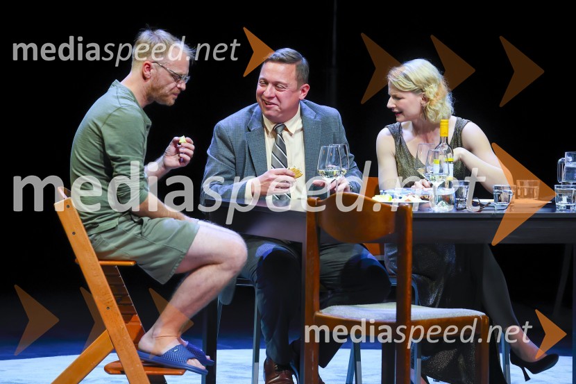  Rok  Matek, igralec;  Luka Cimprič, igralec;  Alenka Kraigher, igralkaTri verzije življenja, premiera Gledališče Koper