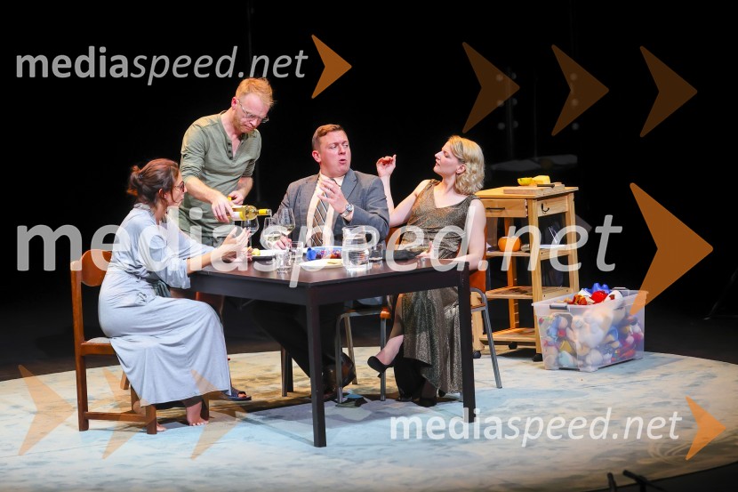  Anja Drnovšek, igralka;  Rok  Matek, igralec;  Luka Cimprič, igralec;  Alenka Kraigher, igralkaTri verzije življenja, premiera Gledališče Koper