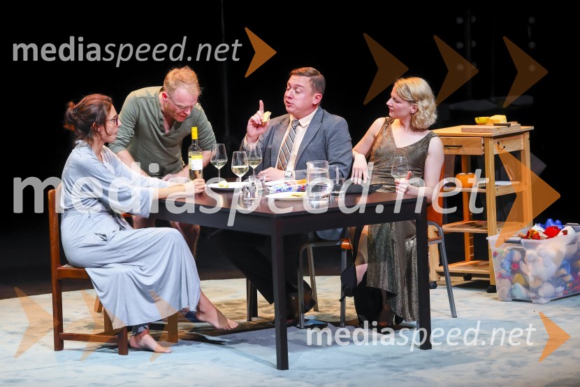  Anja Drnovšek, igralka;  Rok  Matek, igralec;  Luka Cimprič, igralec;  Alenka Kraigher, igralkaTri verzije življenja, premiera Gledališče Koper