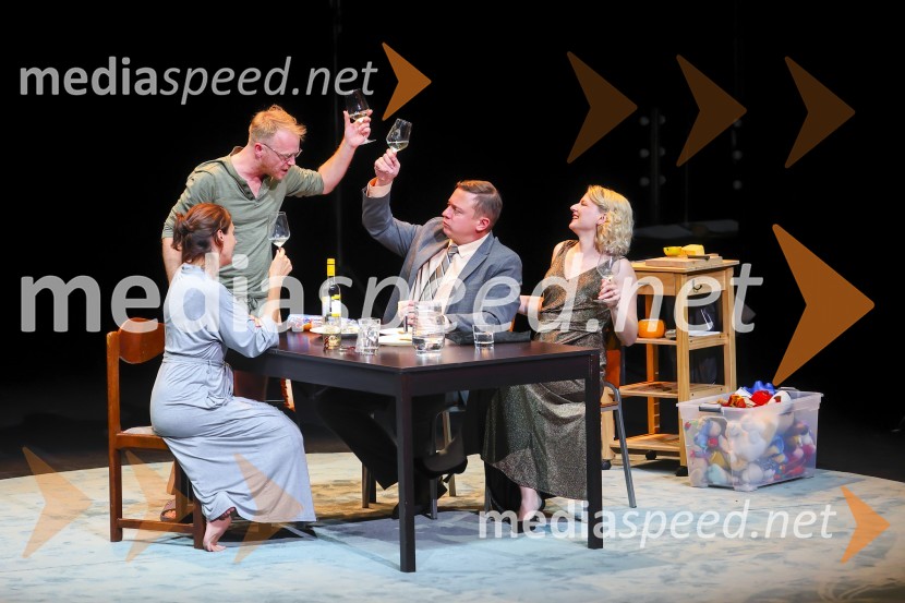  Anja Drnovšek, igralka;  Rok  Matek, igralec;  Luka Cimprič, igralec;  Alenka Kraigher, igralkaTri verzije življenja, premiera Gledališče Koper