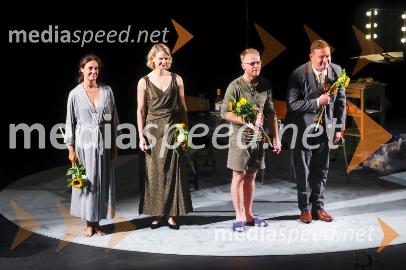  Anja Drnovšek, igralka;  Alenka Kraigher, igralka;  Rok  Matek, igralec;  Luka Cimprič, igralecTri verzije življenja, premiera Gledališče Koper