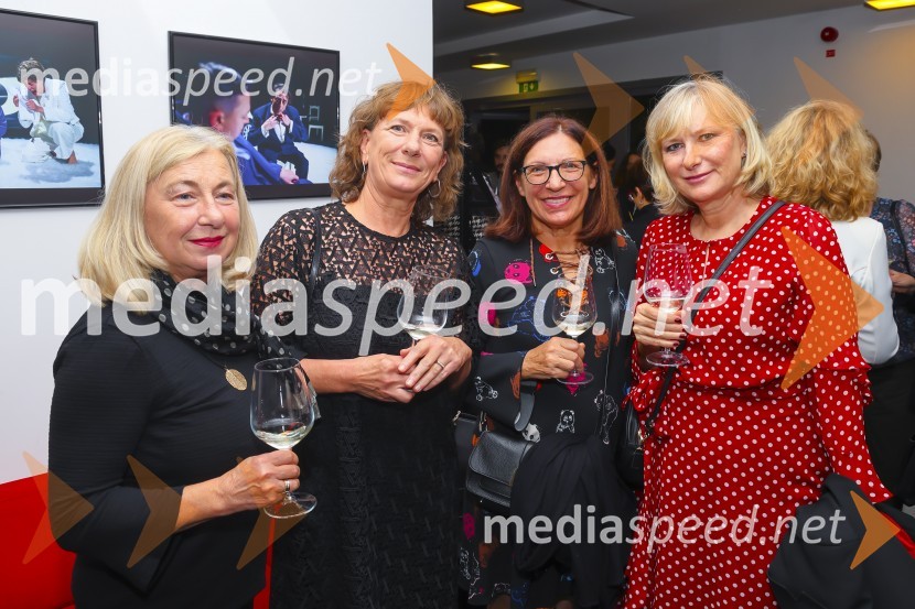  ... ;  ... ;  ... ;  Nataša Benčič, novinarka, Radio KoperTri verzije življenja, premiera Gledališče Koper