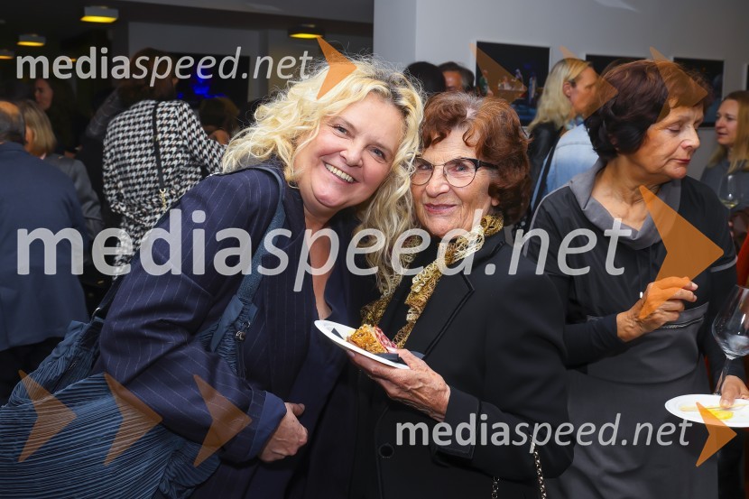  Katja Pegan,  direktorica in režiserka, Gledališče Koper Teatro Capodistria;  ... Tri verzije življenja, premiera Gledališče Koper