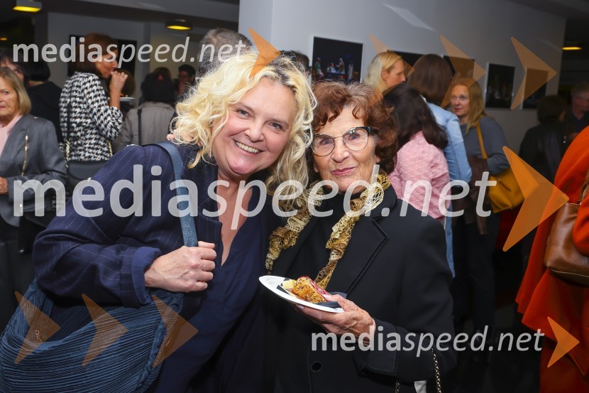  Katja Pegan,  direktorica in režiserka, Gledališče Koper Teatro Capodistria;  ... Tri verzije življenja, premiera Gledališče Koper