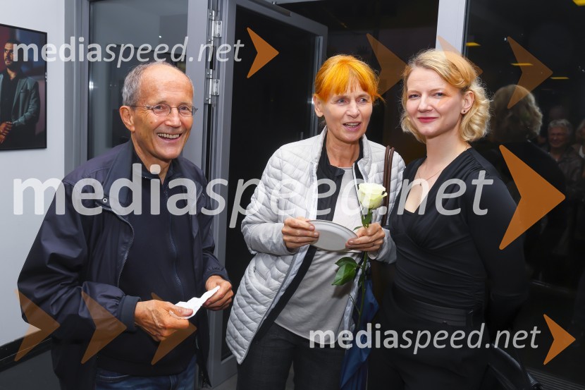  ... ;  ... ;  Alenka Kraigher, igralkaTri verzije življenja, premiera Gledališče Koper