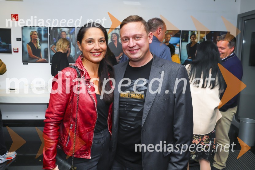  Urška Bradaskja, igralka;  Luka Cimprič, igralecTri verzije življenja, premiera Gledališče Koper