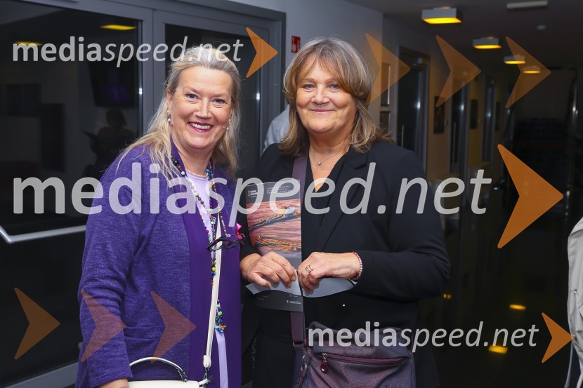  ... ;  Nives Zudič AntoničTri verzije življenja, premiera Gledališče Koper