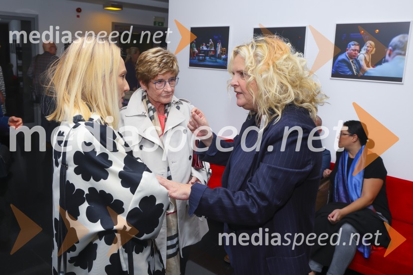  ... ;  ... ;  Katja Pegan,  direktorica in režiserka, Gledališče Koper Teatro CapodistriaTri verzije življenja, premiera Gledališče Koper