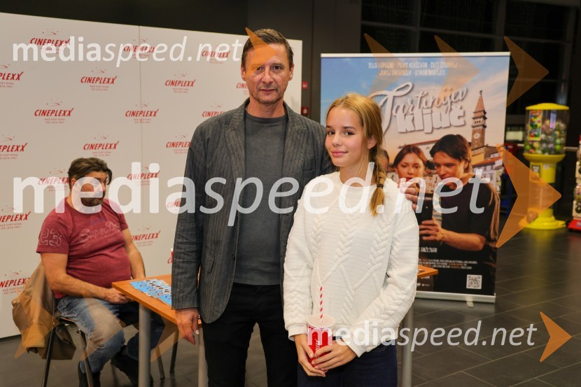  Zoran  Dževerdanović, producent;  Ella Lapajne, igralkaTartinijev ključ, premiera filma v Cineplexx Maribor