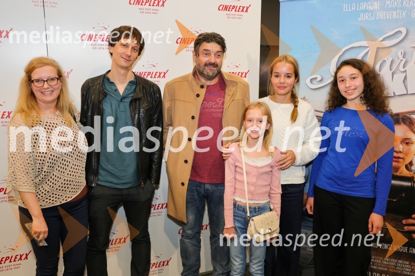  ... ;  Jurij Drevenšek, igralec;  Goran  Navojec, igralec;  ... ;  Ella Lapajne, igralka;  ... Tartinijev ključ, premiera filma v Cineplexx Maribor