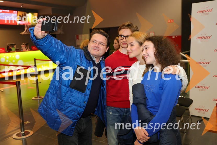  ... ;  ... ;  Ella Lapajne, igralkaTartinijev ključ, premiera filma v Cineplexx Maribor