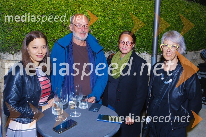  ... ;  ... ;  ... ;  Nina Ukmar, vodja kabineta, Ministrstvo za kulturoZmagovalni film 27. FSF Portorož je Odrešitev za začetnike