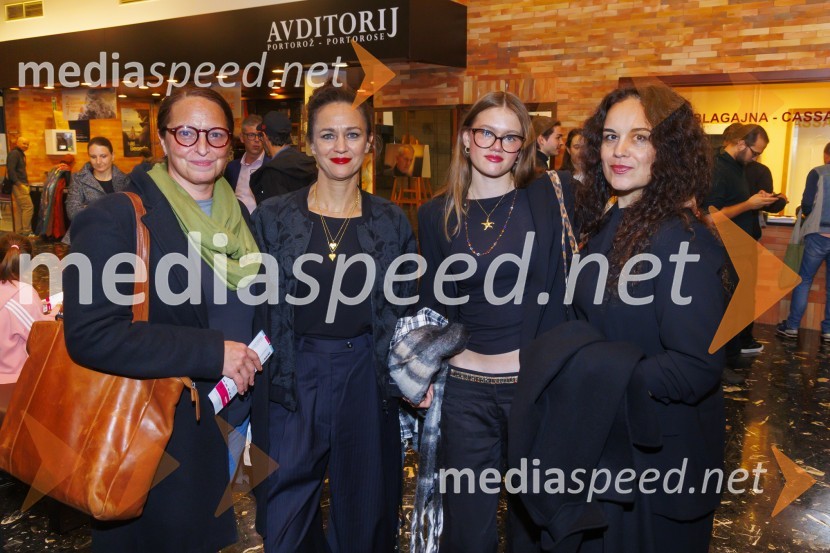  ... ;  Katarina Stegnar, igralka;  Mila Bezjak, igralka;  Sonja Prosenc, režiserka in scenaristkaZmagovalni film 27. FSF Portorož je Odrešitev za začetnike