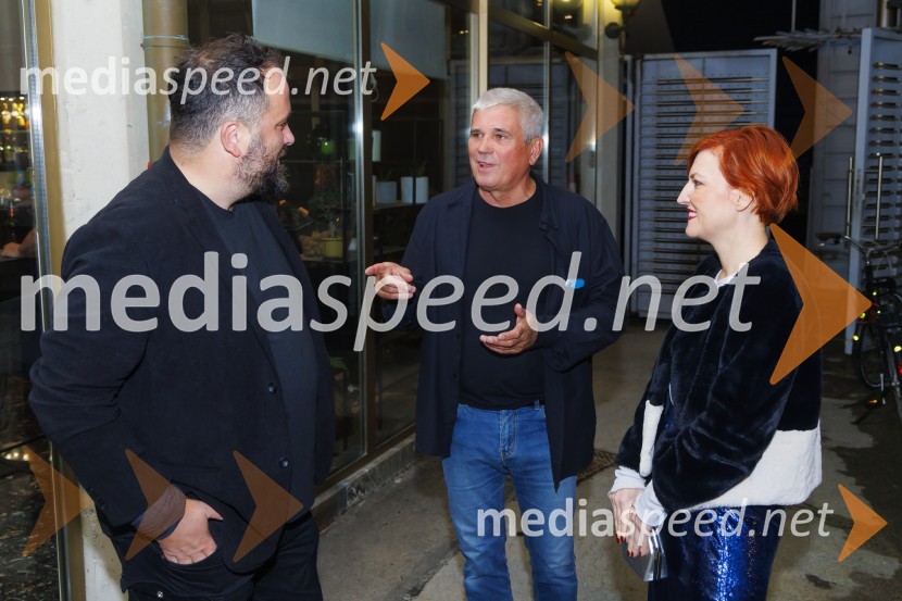  ... ;  Metod Pevec,  slovenski pisatelj, igralec, scenarist in režiser; dr. Asta Vrečko, ministrica za kulturoZmagovalni film 27. FSF Portorož je Odrešitev za začetnike