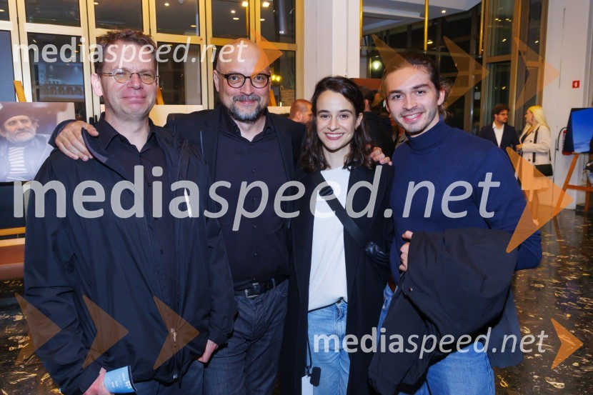  Primož Hladnik, Duo Silence;  Boris Benko, Duo Silence;  Gaja Filač, igralka;  David ChampaigneZmagovalni film 27. FSF Portorož je Odrešitev za začetnike